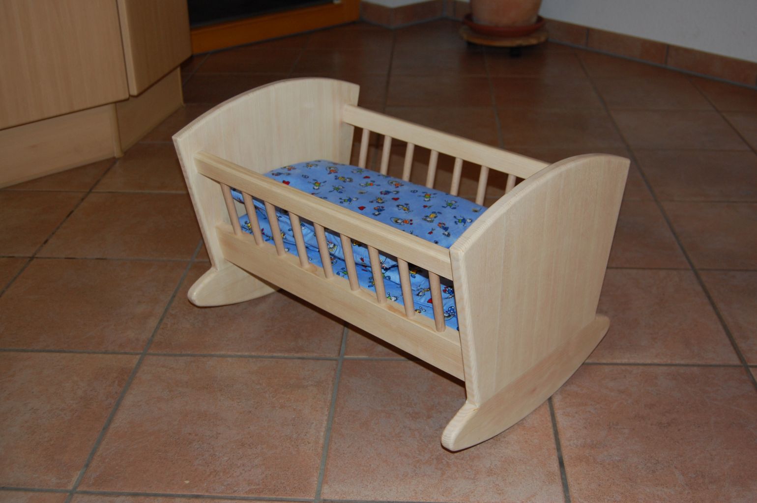 2008 Puppenwiege_05.jpg